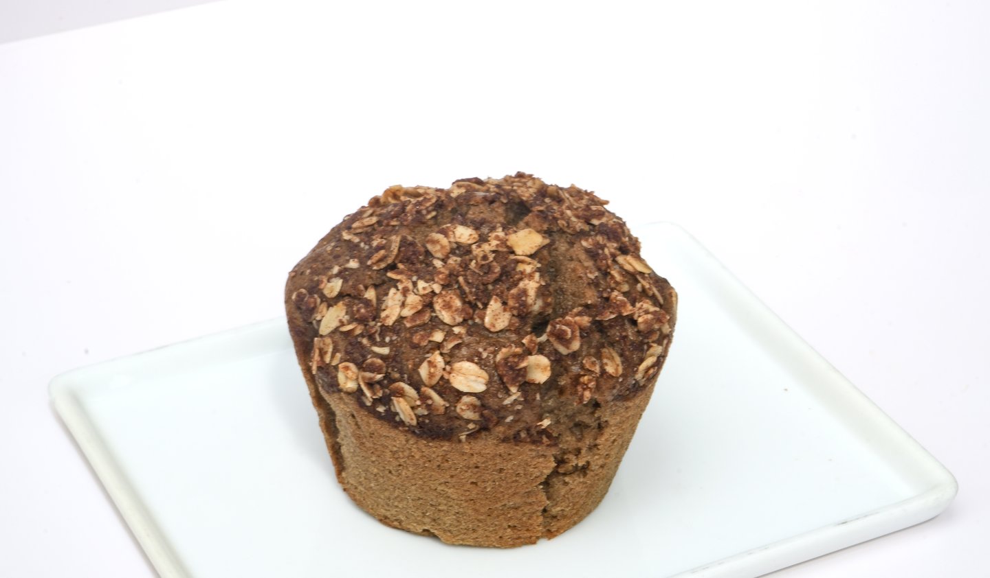 E+ROSE Banana Nut Muffin with rustic oat streusel topping