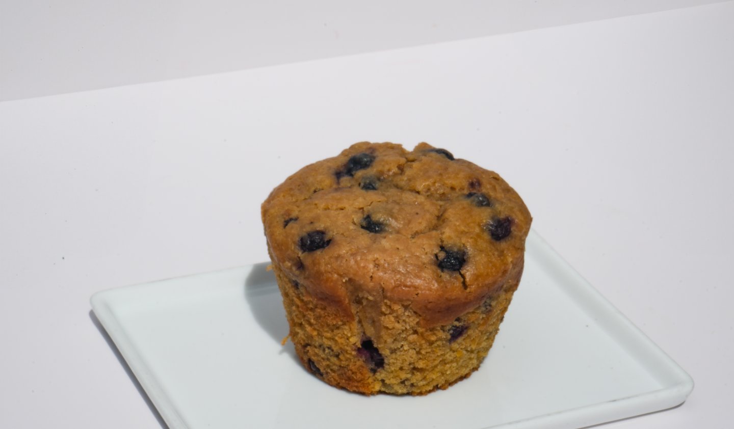 E+ROSE Blueberry Lemon Muffin on a white plate